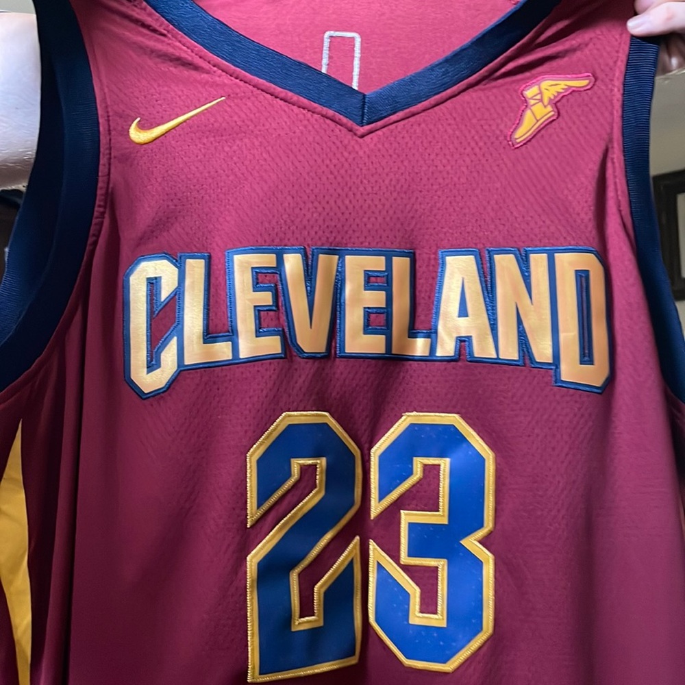 Lebron James Swingman Cleveland Cavilers Jersey